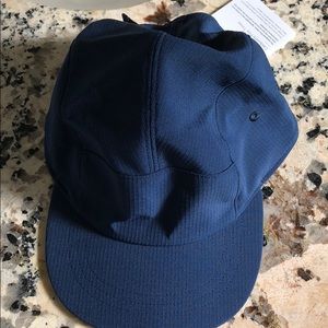 NWT Lululemon hat, navy blue